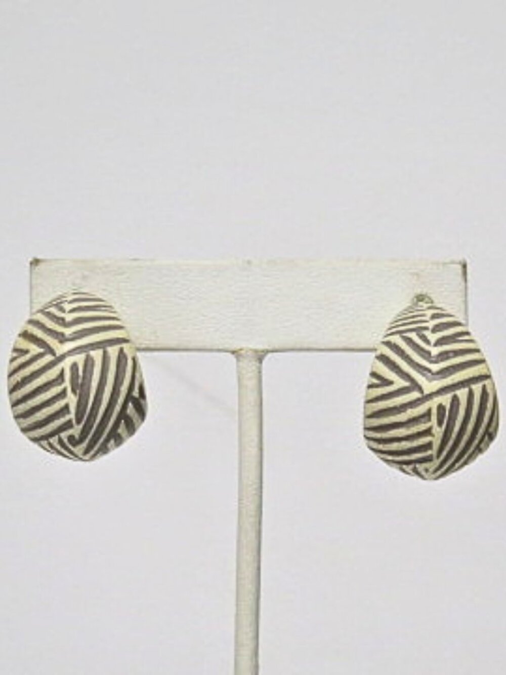 Vintage Gold Tone Textured Geometric Hoop Earrings